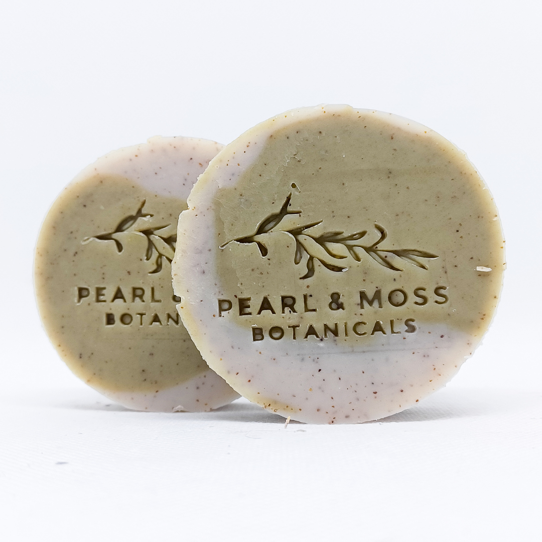For the serious (and not so serious) gardener, this bar is loaded with apricot shells for tough dirt buildups, and scented with herbaceous and floral rosemary and clary sage. Rhassoul clay adds an extra level of gentle exfoliation while shea butter leaves skin feeling perfectly softened.
